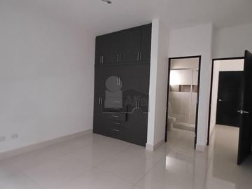 Casa en Renta Puerta de Hierro, Privada Iberus Monterrey NL