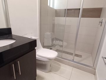 Casa en Renta Puerta de Hierro, Privada Iberus Monterrey NL