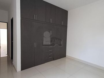 Casa en Renta Puerta de Hierro, Privada Iberus Monterrey NL