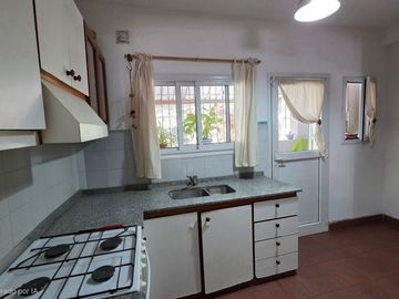 VENTA PH 4 AMBIENTES COCHERA PATIO PILAR CENTRO