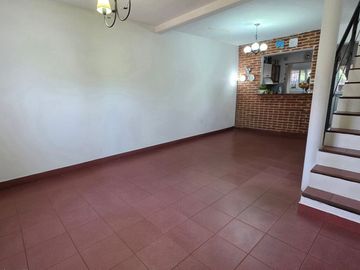 VENTA PH 4 AMBIENTES COCHERA PATIO PILAR CENTRO