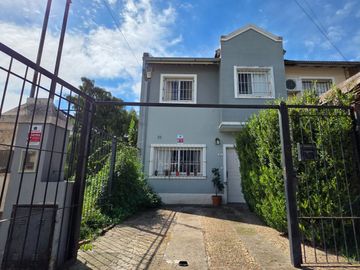 VENTA PH 4 AMBIENTES COCHERA PATIO PILAR CENTRO