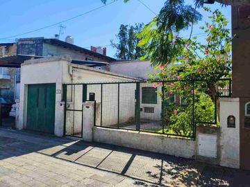 Venta Casa Villa Alemania Amplio Jardín Cochera