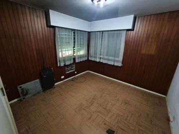 Venta Casa Villa Alemania Amplio Jardín Cochera