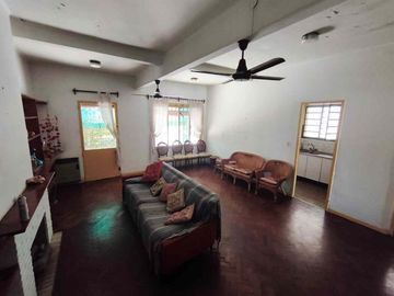 Venta Casa Villa Alemania Amplio Jardín Cochera