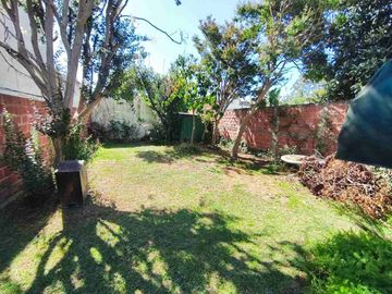Venta Casa Villa Alemania Amplio Jardín Cochera