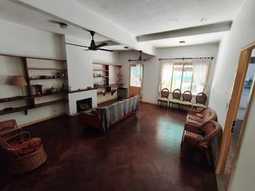 Venta Casa Villa Alemania Amplio Jardín Cochera