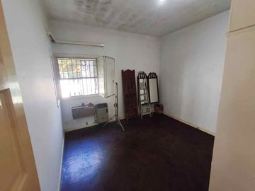 Venta Casa Villa Alemania Amplio Jardín Cochera
