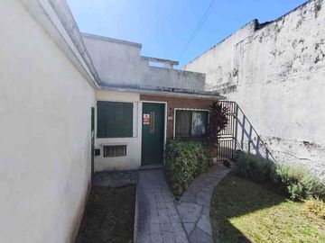 Venta Casa Villa Alemania Amplio Jardín Cochera