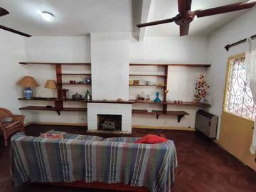 Venta Casa Villa Alemania Amplio Jardín Cochera