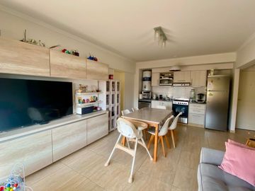 VENTA DTO 3 AMB + 2 COCHERAS - CASEROS