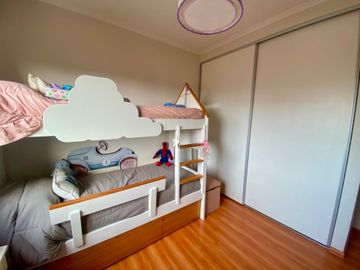 VENTA DTO 3 AMB + 2 COCHERAS - CASEROS