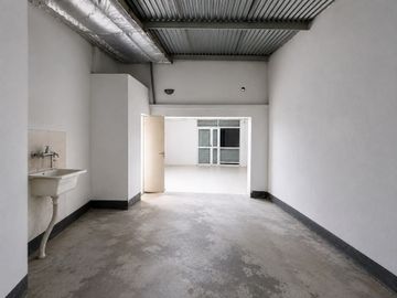 ALQUILER LOCAL COMERCIAL MATADEROS BUENA UBICACIÓN