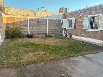 VENTA DE CASA EN BARRIO NATANIA 23 - GUAYMALLÉN