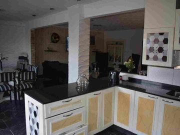 Venta local 260mtrs. Con 2 departamentos