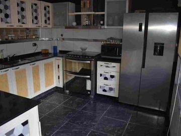 Venta local 260mtrs. Con 2 departamentos