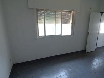 VENTA PH 3 AMBIENTES CASEROS EN 2 PLANTAS C/PATIO