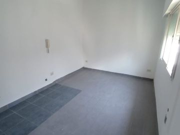 VENTA PH 3 AMBIENTES CASEROS EN 2 PLANTAS C/PATIO