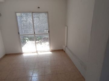 VENTA PH 3 AMBIENTES CASEROS EN 2 PLANTAS C/PATIO