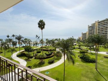 Departamento en Venta Bay View Grand Marina Vallarta,1 recamara, vista al mar
