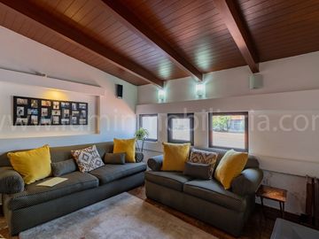VENTA DE CASA EN FUENTES DEL PEDREGAL 800M2