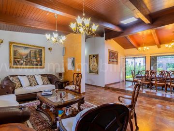 VENTA DE CASA EN FUENTES DEL PEDREGAL 800M2
