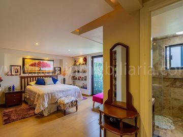 VENTA DE CASA EN FUENTES DEL PEDREGAL 800M2