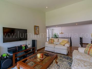 VENTA DE CASA EN FUENTES DEL PEDREGAL 800M2