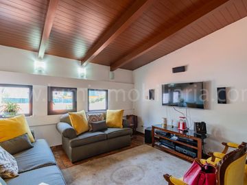 VENTA DE CASA EN FUENTES DEL PEDREGAL 800M2