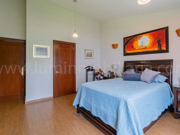 VENTA DE CASA EN FUENTES DEL PEDREGAL 800M2