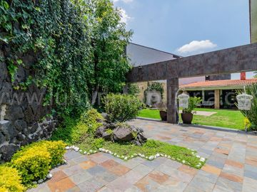 VENTA DE CASA EN FUENTES DEL PEDREGAL 800M2