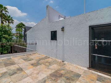 VENTA DE CASA EN FUENTES DEL PEDREGAL 800M2
