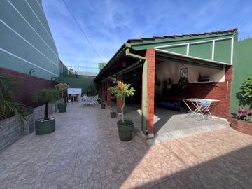 Casa 3 amb. con Quincho Apto Crédito - Gerli Lanús