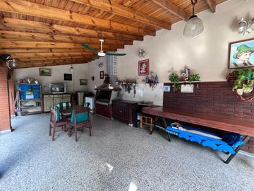 Casa 3 amb. con Quincho Apto Crédito - Gerli Lanús