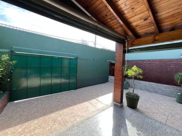 Casa 3 amb. con Quincho Apto Crédito - Gerli Lanús