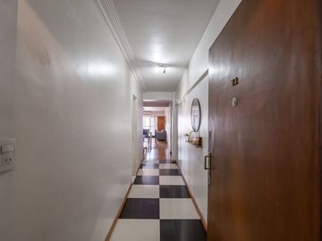 Venta Departamento 3 amb con Balcon y escritorio