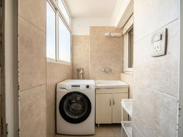 Venta Departamento 3 amb con Balcon y escritorio