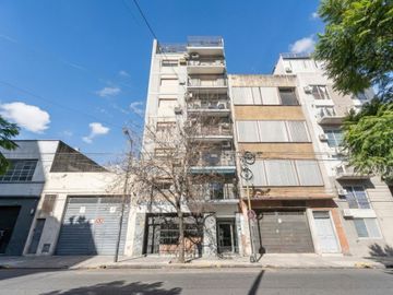 Venta Departamento 3 amb con Balcon y escritorio