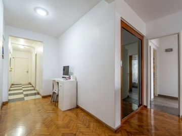 Venta Departamento 3 amb con Balcon y escritorio