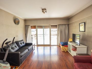 VENTA DEPARTAMENTO 4 AMBIENTES FLORES CON COCHERA