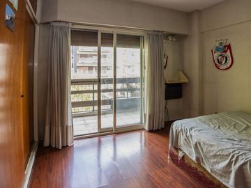 VENTA DEPARTAMENTO 4 AMBIENTES FLORES CON COCHERA