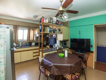 VENTA DEPARTAMENTO 4 AMBIENTES FLORES CON COCHERA