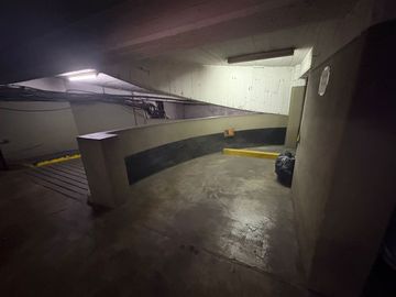 ALQUILEROFICINAS 200m2 REFACCIONADAS + 2 COCHERAS