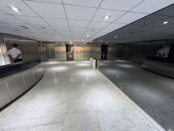 ALQUILEROFICINAS 200m2 REFACCIONADAS + 2 COCHERAS