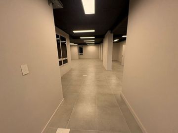 ALQUILEROFICINAS 200m2 REFACCIONADAS + 2 COCHERAS