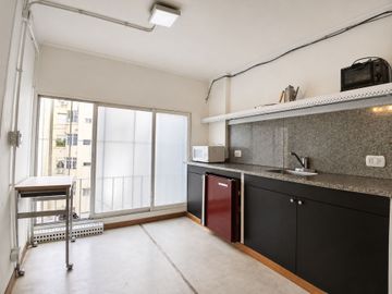 VENTA Oficina 5 ambientes Recoleta frente