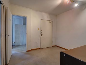VENTA Oficina 5 ambientes Recoleta frente