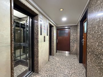 VENTA Oficina 5 ambientes Recoleta frente