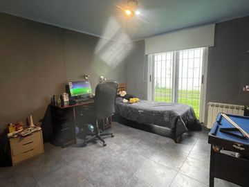 VENTA vivienda familiar con Departamento