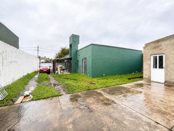 VENTA vivienda familiar con Departamento